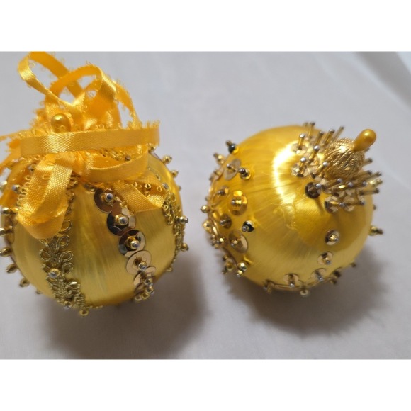 Set of Vintage Handmade Yellow and Gold Snowflake Christmas OrnamentsSet of... - Picture 2 of 6